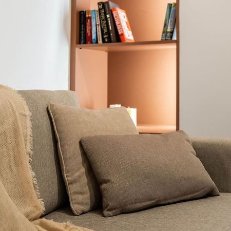 Delightful Sense 2Bd Apt In Kolonaki 7 Min To Metro Athens Luaran gambar