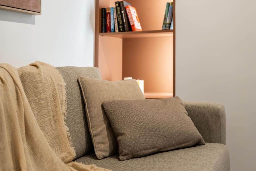 Delightful Sense 2Bd Apt In Kolonaki 7 Min To Metro Athens Luaran gambar