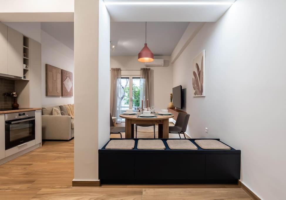Delightful Sense 2Bd Apt In Kolonaki 7 Min To Metro Athens Luaran gambar