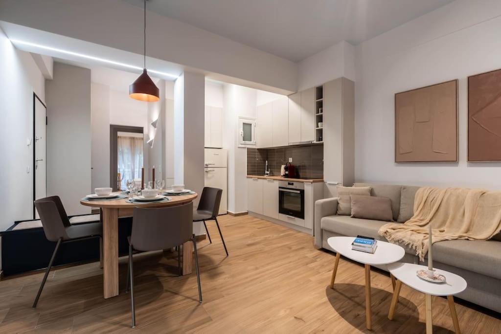Delightful Sense 2Bd Apt In Kolonaki 7 Min To Metro Athens Luaran gambar